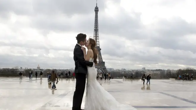 Додатки для онлайн-знайомств стають все більш популярними