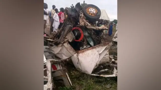 Pipo dey look di vehicle wey involve for di accident