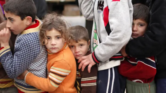 أطفال نازحين