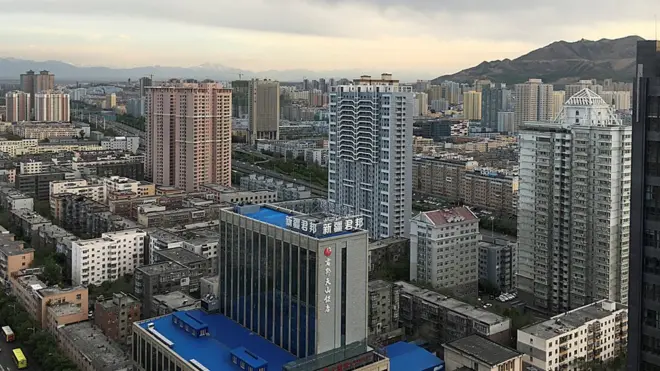 Pemandangan umum di kota Urumqi, ibu kota wilayah otonom Xinjiang.