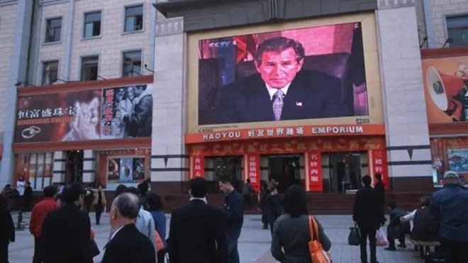 لا يزال علماء النفس يحاولون التعرف على الأساليب التي تؤثر بها الأخبار على الناس