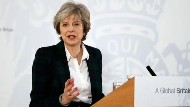 梅首相在達沃斯描述了脫歐後更」全球化的英國「。