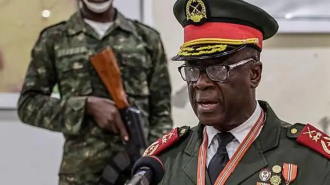 Gen Horta N'Tam take di oath of office for di army headquarters in Bissau.