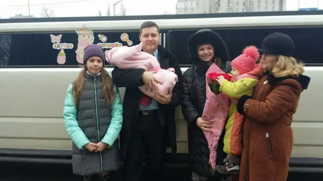 战前奥列·派利彭科和他的家人的合影。