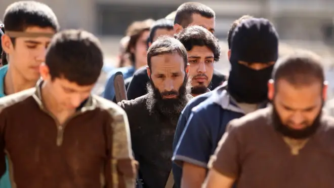 مسلحون تابعون "لجبهة فتح الشام" في الجزء الشرقي من مدينة حلب