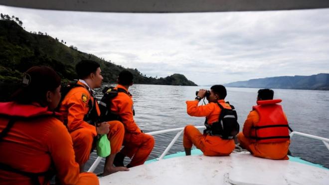 Pencarian penumpang KM Sinar Bangun di Danau Toba