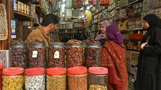 ख़ुदरा दुकान बनाम ऑनलाइन डिलीवरी