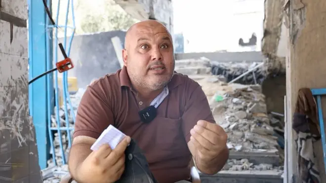 نازح من غزة يقول فليرمونا بالبحر