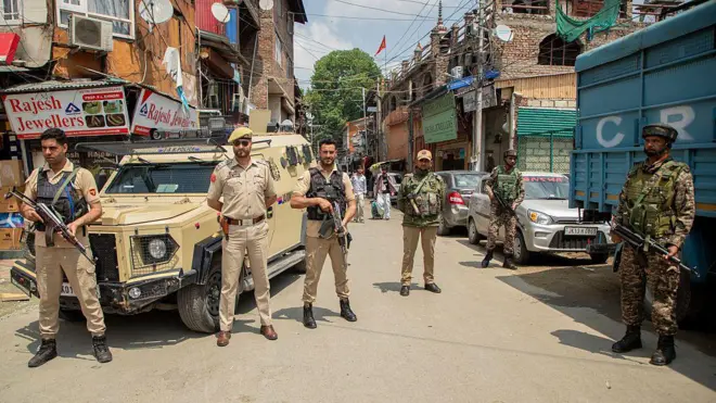 Hint askerleri ve paramiliter güçleri