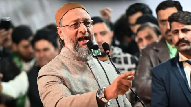 असदुद्दीन ओवैसी 