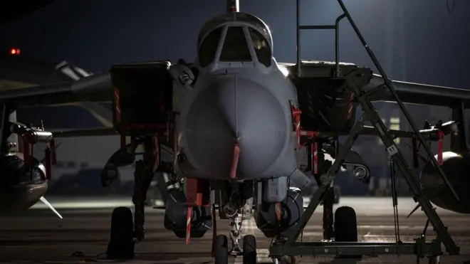 周六凌晨，英国皇家空军的一架狂风战斗机携带两枚“风暴之影”巡航导弹，正准备开始对叙利亚目标的攻击。