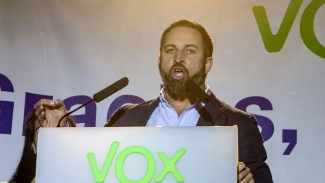 انشق باسكال عن حزب الشعب اليميني واسس حزب فوكس المعادي للمهاجرين والمسلمين
