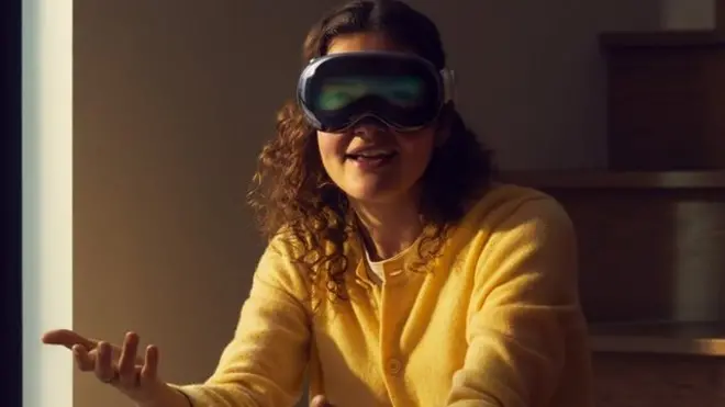 Una persona usando las Vision Pro