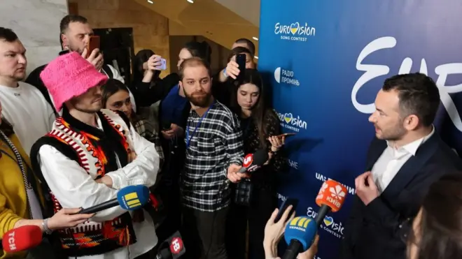 Перепалка між представниками гурту Kalush та членом журі нацвідбору Ярославом Лодигіним