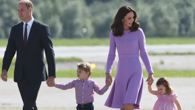 英国剑桥公爵夫妇已经育有一子一女。