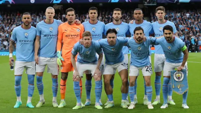 ম্যানসিটির সাবেক গোলকিপার শে গিভেন বিশ্বাস করেন গার্দিওলার এই দলটি ইতিহাসের সেরা দলগুলোর একটি।