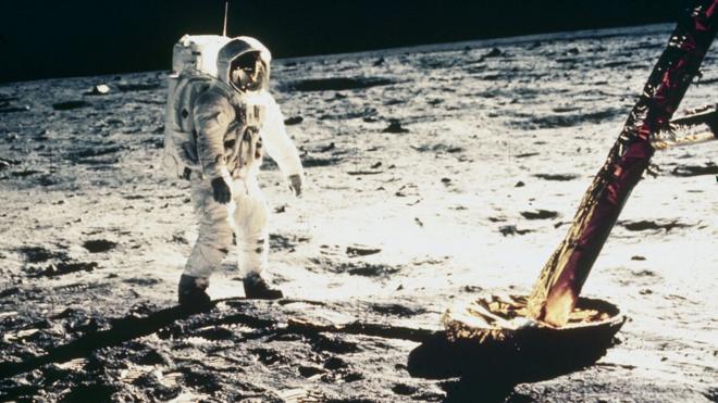 宇航員巴茲·奧爾德林1969年在月球