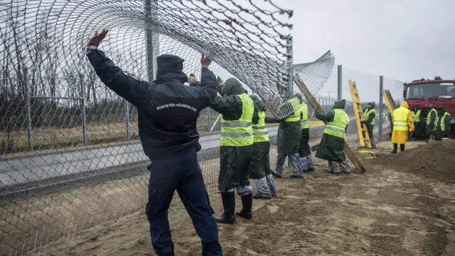 Macaristan Sırbistan sınırına ikin tel örgü çekmeye hazırlanıyor.