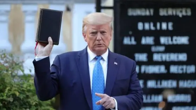 डोनाल्ड ट्रंप