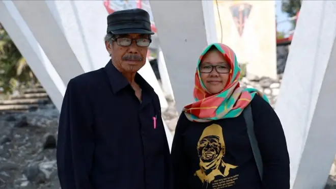 Sebagai penebusan kesalahan ayahnya yang menjadi algojo orang yang dituduh PKI di Blitar selatan pada 1968, sang anak menggelar rekonsiliasi kultural dengan para penyintas