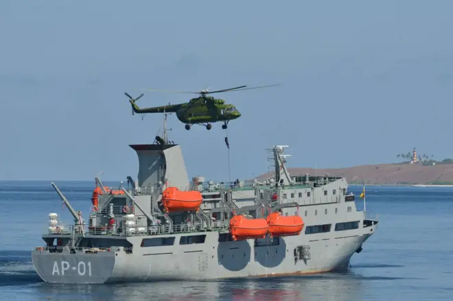 ကျောက်ဖြူမြို့နယ်က တိုက်ပွဲတွေမှာ လေကြောင်း၊ ရေကြောင်း၊ ကြည်းကြောင်းတွေပါ သုံးနေတာပါ။ (ပုံဟောင်း)