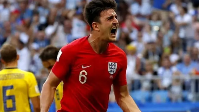 ہیری میگویر نے 30 ویں منٹ میں انگلینڈ کے لیے گول کیا