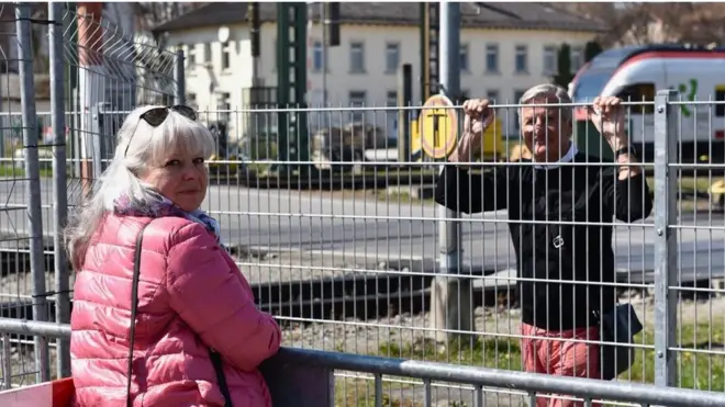 原本就像一個大城市的康斯坦茨和克羅伊茨林根，現在被疫情一分為二