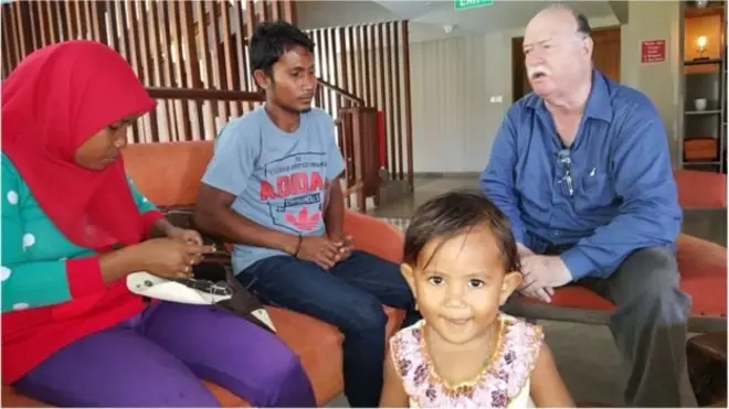 Colin Singer membantu Ali mendapatkan ganti rugi atas perlakuan pemerintah Australia