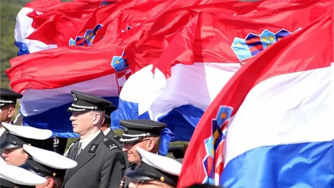 Knin - vetar i zastave