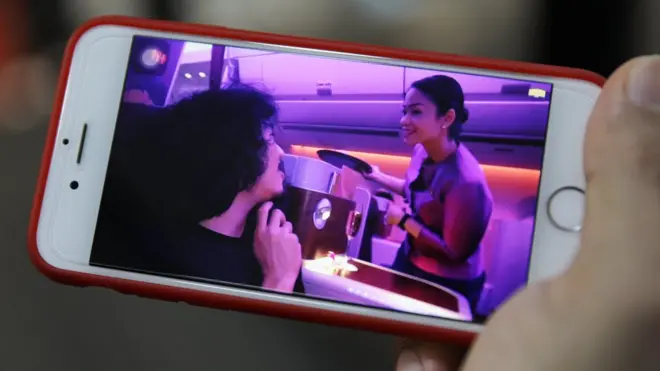 คลิป "ทดสอบความอดทนแอร์ วุ่นวายกันทั้งลำ" ที่ถูกเผยแพร่เมื่อวันที่ 7 ส.ค. ที่ผ่านมา ณ ตอนนี้มีผู้ชมแล้วกว่า 8.1 แสนครั้ง