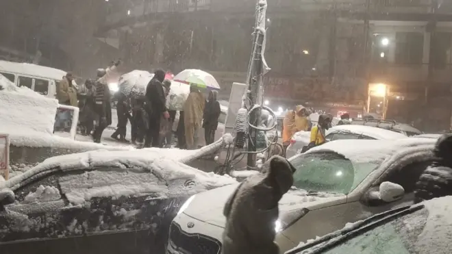 مری میں برفباری