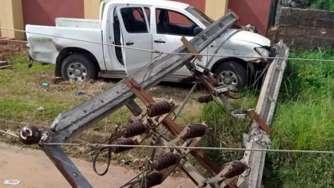 Otu n'ime ụgbọala ndị ahụ ndị o ji egbe ji gaa wakpoo ụlọọrụ Inec nakw nke ndị uweojii dị n'Awka