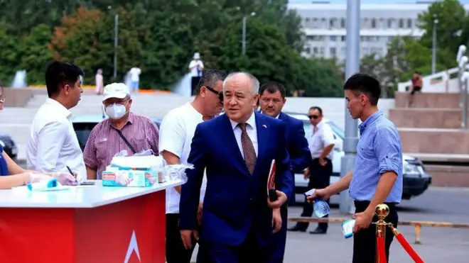 Өмүрбек Текебаев