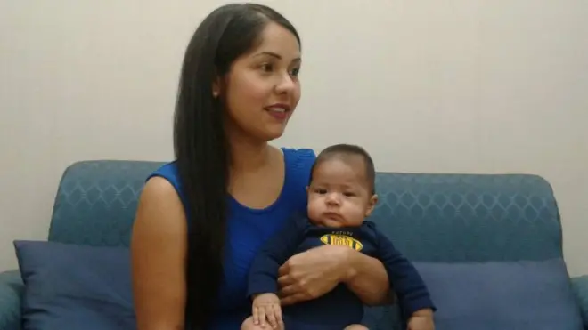 Enfermeras debieron alumbrar con sus teléfonos celulares el vientre de Karelys Sulbarán, quien dio a luz a su pequeño Lucas durante una falla eléctrica