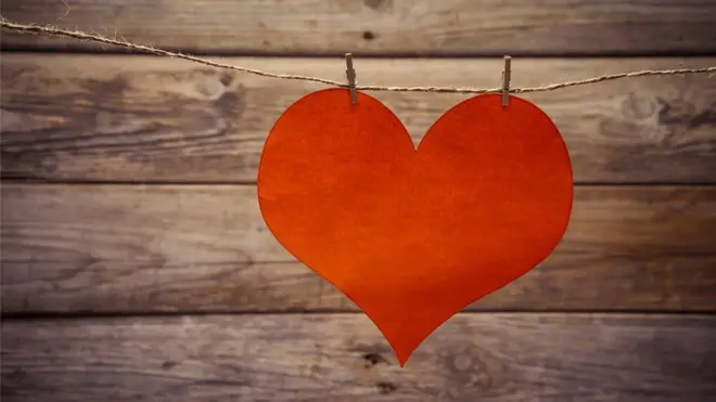 Hari raya Valentine identik dengan hari kasih sayang.