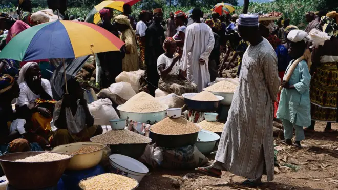 Àwọn èèyàn tó wà lọ́jà