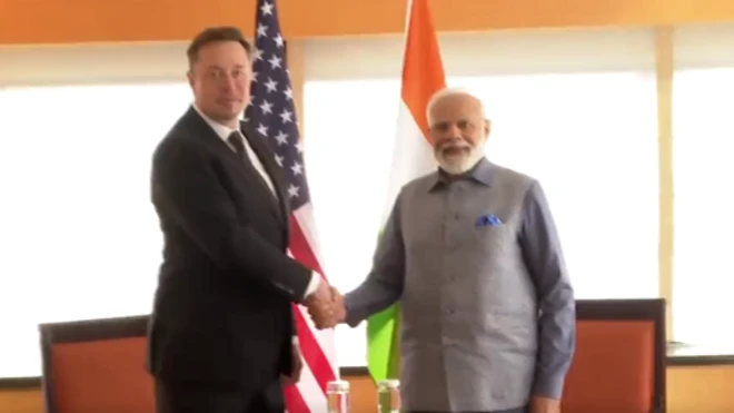 एलन मस्क और मोदी