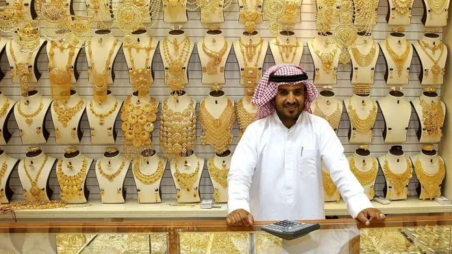 దుబయిలో బంగారం దుకాణం