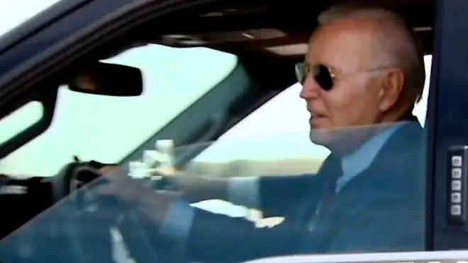 بالفيديو: بايدن يسرع بالسيارة حين سئل عن إسرائيل