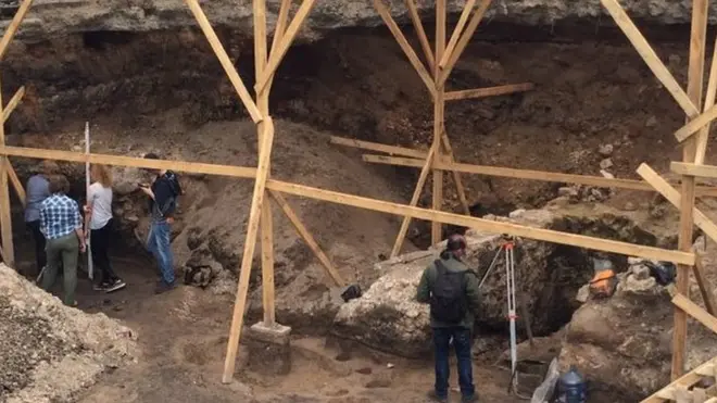 Сейчас археологам доступна только северная часть фундамента храма.