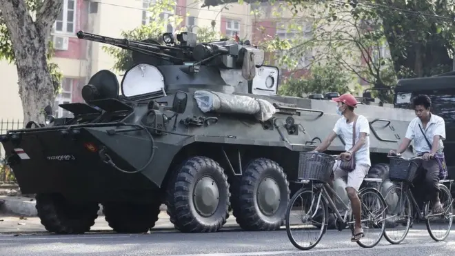 بکتر بند گاڑیاں، میانمار، انٹرنیٹ