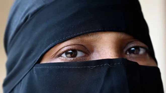нікаб, мусульманська жінка