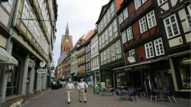 Bom masih ditemukan di Hannover setelah 70 tahun berakhirnya Perang Dunia Kedua.