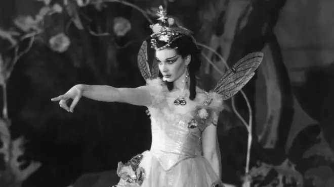 Vivien Leigh como Titania
