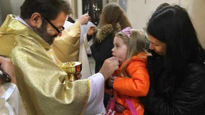 Жодна з церков не наважується змінити таїнство причастя