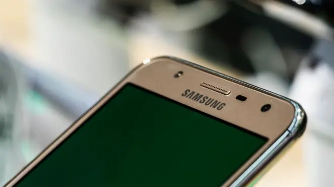 Телефон Samsung