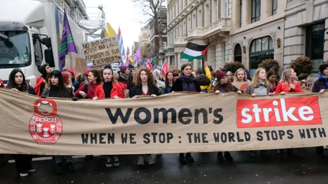 Londra 8 Mart kadın yürüyüşü