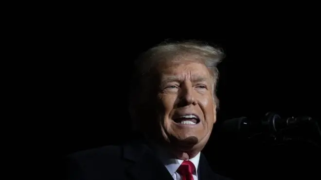 طلب دونالد ترامب تعيين "مشرف قضائي خاص" لمراجعة الوثائق، التي تم الاستيلاء عليها من منزله في منتجع مار إيه لاغو