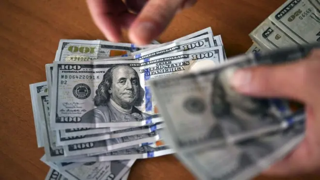 డాలర్లు