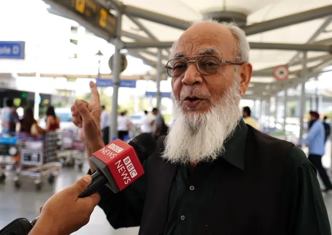 पाकिस्तान लौटे तुफ़ैल ख़ान